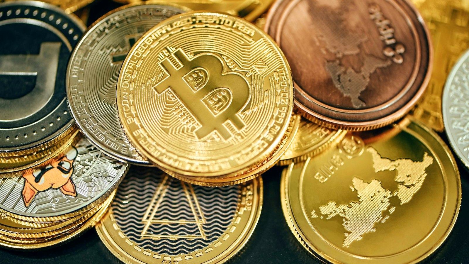 Crypto ETFs' $1.37B Weekly Inflows Put Macro Flow Back on the April 20 Board