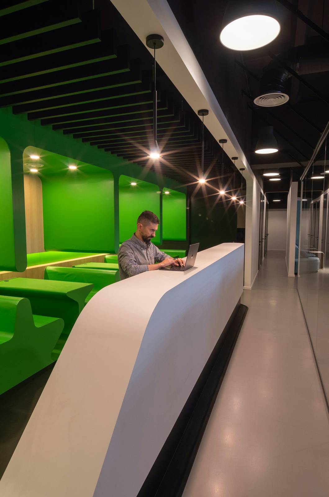 DEX Pool Depth vs CEX Order Book: Where New Token Signals Break First